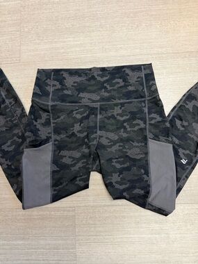 Fabletics Camo High-Waist Leggings with Side Pockets M